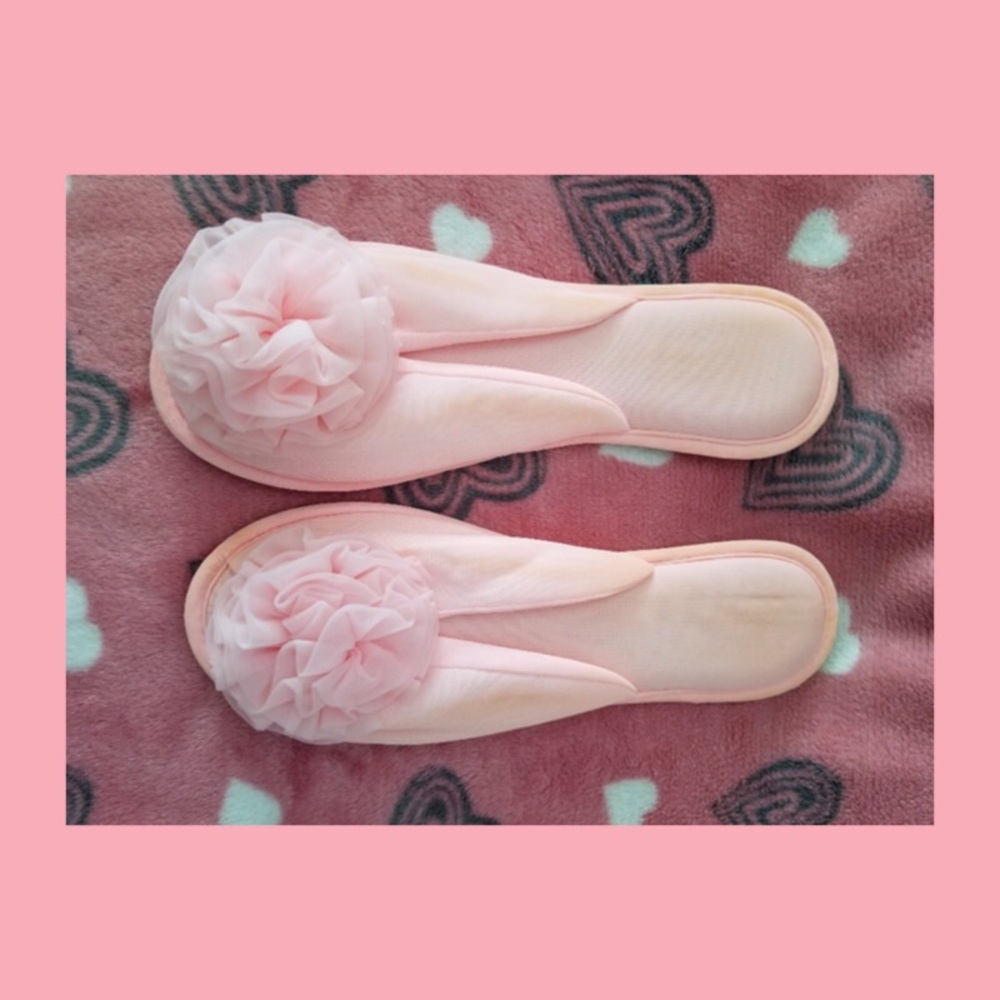 VTG 60s Madye’s Pink Nylon Ruffle Rosette Ladies Glam Boudoir Skuffs Slippers L - Picture 2 of 6